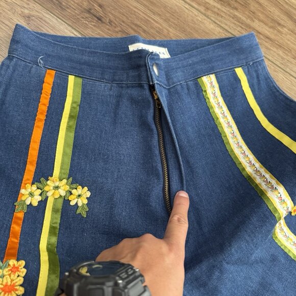 Vintage 70s Petit Fors Floral Flared Jeans - Picture 2 of 15